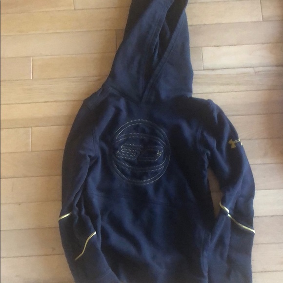 Under armor and Gildan hoodies - Picture 2 of 4